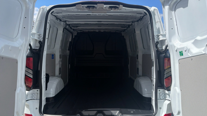 Ford Transit Custom 320 L1 Diesel Fwd 2.0 EcoBlue 136ps H1 Van Limited Auto - Image 12